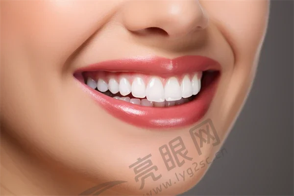 成都优品金典口腔门诊部推出牙周治疗优惠活动，原价999元起现仅需799元起，助您轻松实现健康美齿梦想！